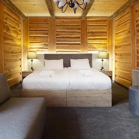 Hotel Svoi Palyanytsya