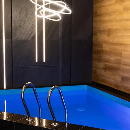 Hotell Svoi Paljanyjtsja