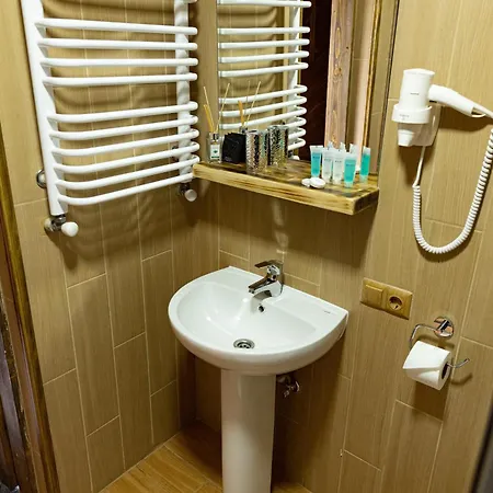 Svoi Hotell Paljanyjtsja